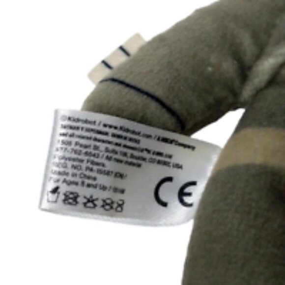 Batman vs Superman Armored Batman Plush 8.5" - Picture 5 of 5